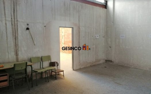 LOCAL COMERCIAL CON GRAN VISIBILIDAD