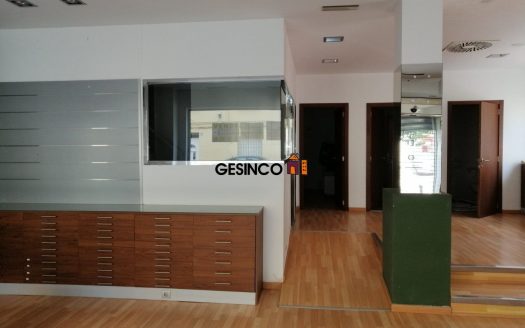 LOCAL COMERCIAL TOTALMENTE ACONDICIONADO EN VENTA