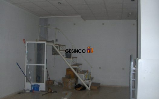 LOCAL COMERCIAL EN VENTA O ALQUILER EN AMPLIA AVENIDA