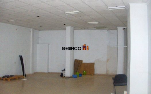 LOCAL COMERCIAL EN VENTA O ALQUILER EN AMPLIA AVENIDA