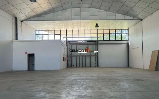 NAVE INDUSTRIAL EN ALQUIER EN AVENIDA PRINCIPAL