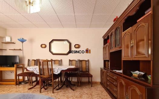 VIVIENDA CON ASCENSOR CON UBICACIÓN CÉNTRICA