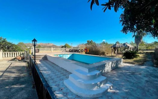 CHALET CON PISCINA BIEN SITUADO EN BIXQUERT-XÀTIVA
