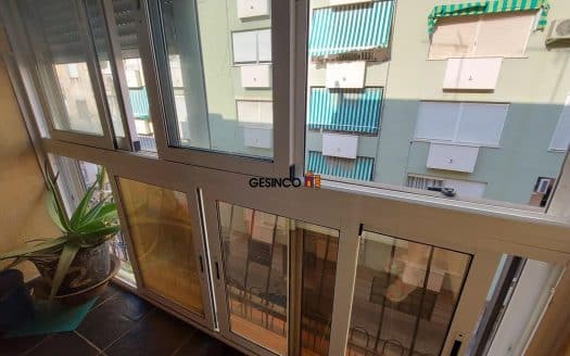 PISO EN TERCERA PLANTA CON ASCENSOR Y TRASTERO