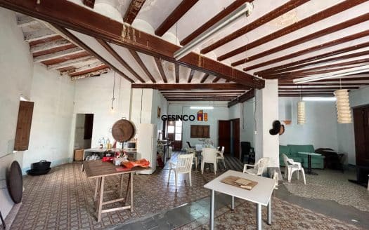 VIVIENDA CON LOCAL COMERCIAL EN CHAFLÁN