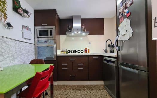 PISO CON ASCENSOR, GARAJE Y TRASTERO EN VENTA EN ONTINYENT