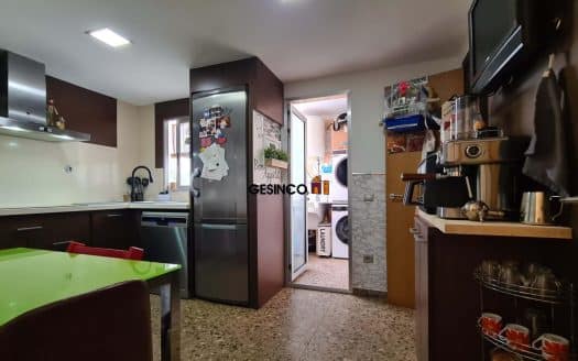 PISO CON ASCENSOR, GARAJE Y TRASTERO EN VENTA EN ONTINYENT