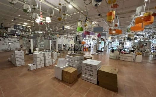 NAVE INDUSTRIAL EN PERFECTO ESTADO EN VENTA