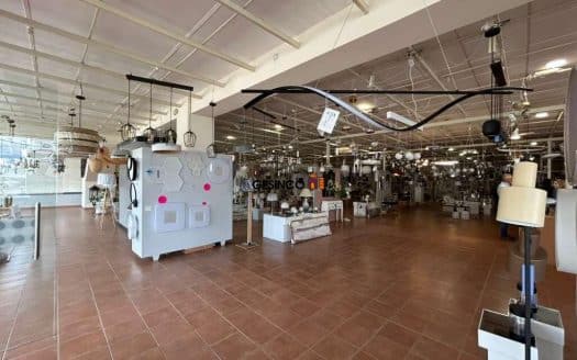 NAVE INDUSTRIAL EN PERFECTO ESTADO EN VENTA