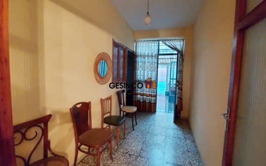 CASA DE PUEBLO CON MUCHAS POSIBILIDADES ¡¡NEGOCIABLE!!