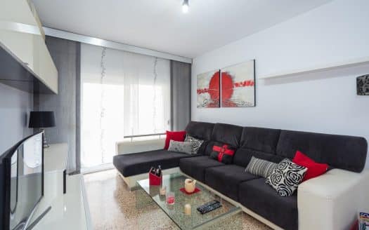 Amplio Piso con cochera cerrada en Venta en Gandía – Zona Corea