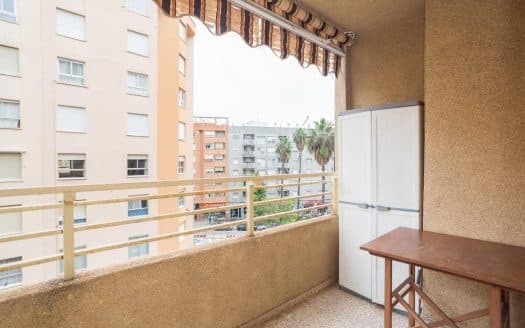 Amplio Piso con cochera cerrada en Venta en Gandía – Zona Corea