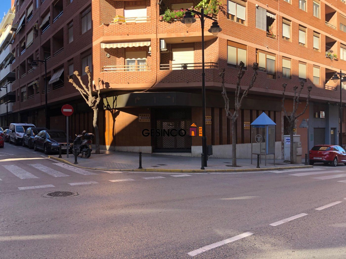 GRAN LOCAL COMERCIAL EN VENTA EN ONTINYENT – BUENA UBICACIÓN