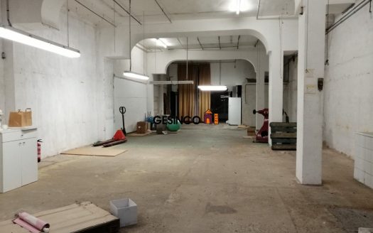 LOCA COMERCIAL EN LA CALLE MAS COMERCIAL DE LA POBLACIÓN