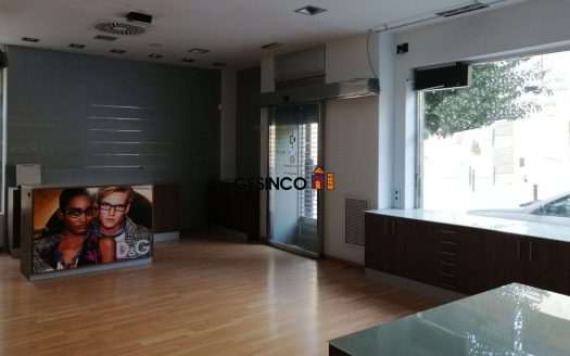 LOCAL COMERCIAL TOTALMENTE ACONDICIONADO EN VENTA