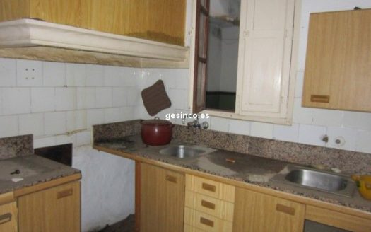 CASA PARA REFORMAR CON GRAN POTENCIAL