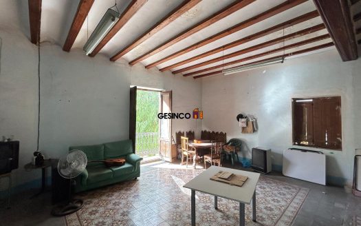 VIVIENDA CON LOCAL COMERCIAL EN CHAFLÁN