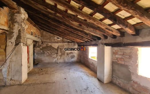 CASA PARA REFORMAR INTEGRAMENTE