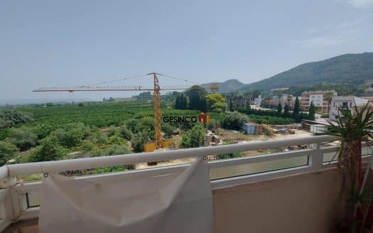 PISO EN TERCERA PLANTA CON ASCENSOR Y TRASTERO. EN BUEN ESTADO!!