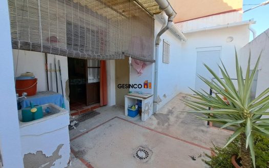 CASA DE PUEBLO CON PATIO Y BUHARDILLA EN CERDÁ