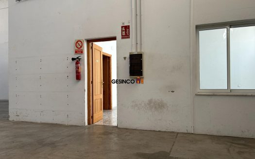 NAVE INDUSTRIAL EN ALQUIER EN AVENIDA PRINCIPAL