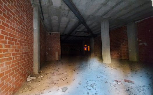 LOCAL DIÁFANO JUNTO A RENFE