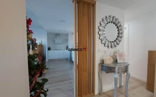 ATICO CON EXCELENTE TERRAZA Y PLAZA DE GARAJE CON TRASTERO ¡¡COMO NUEVO!!