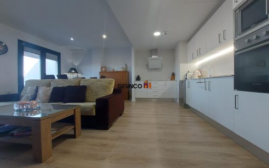 ATICO CON EXCELENTE TERRAZA Y PLAZA DE GARAJE CON TRASTERO ¡¡COMO NUEVO!!