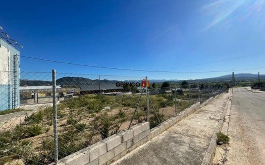 PARCELA DE SUELO INDUSTRIAL URBANO EN LA LLOSA DE RANES