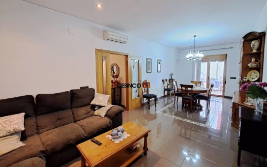 ENCANTADORA CASA EN MANUEL CON GARAJE, PATIO Y TERRAZA