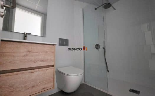 PISO EN SEGUNDA PLANTA SIN AMUEBLAR MUY CÉNTRICO