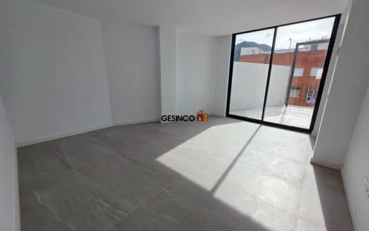 ÁTICO CON DOS TERRAZAS EN ALQUILER