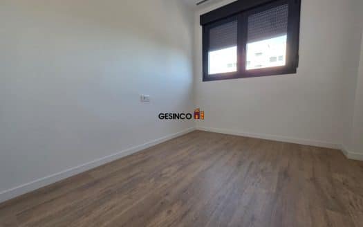 PISO EN TERCERA PLANTA CON ASCENSOR, GARAJE Y TRASTERO