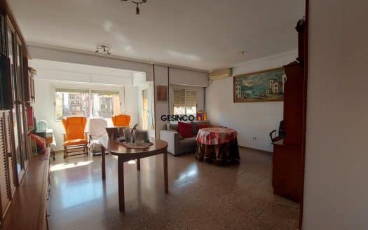 VIVIENDA SEGUNDA PLANTA CON ASCENSOR PARA REFORMAR