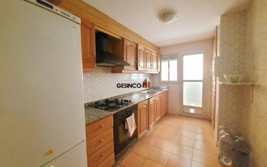 VIVIENDA SEGUNDA PLANTA CON ASCENSOR PARA REFORMAR