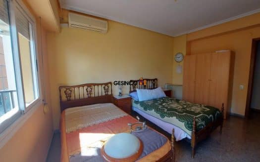 VIVIENDA SEGUNDA PLANTA CON ASCENSOR PARA REFORMAR