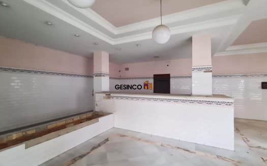 LOCAL CHAFLÁN EN LA PRINCIPAL AVENIDA DE LA POBLACIÓN