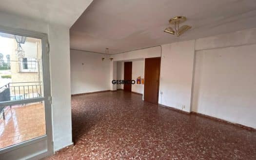 PISO EN PRIMERA PLANTA SIN ASCENSOR PARA REFORMAR