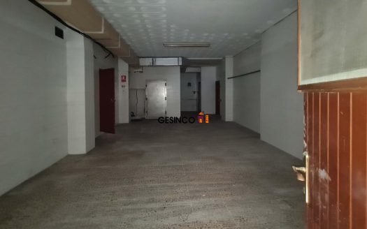 LOCAL CHAFLÁN EN LA PRINCIPAL AVENIDA DE LA POBLACIÓN