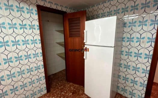 PISO EN PRIMERA PLANTA SIN ASCENSOR PARA REFORMAR