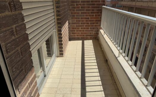 Gran oportunidad en Gandia: 4 dormitorios con balcón y ascensor para crear tu hogar ideal