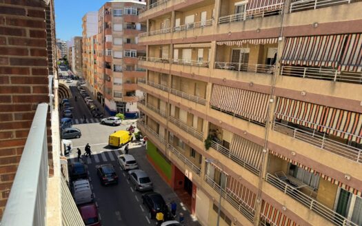 Gran oportunidad en Gandia: 4 dormitorios con balcón y ascensor para crear tu hogar ideal