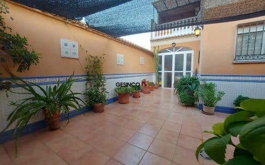 ENCANTADORA CASA UNIFAMILIAR