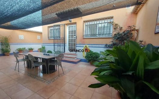 ENCANTADORA CASA UNIFAMILIAR