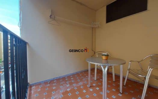 VIVIENDA EN SEGUNDA PLANTA CON ASCENSOR Y BALCÓN