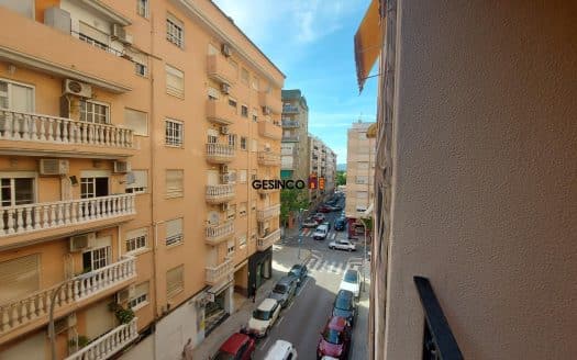 VIVIENDA EN SEGUNDA PLANTA CON ASCENSOR Y BALCÓN