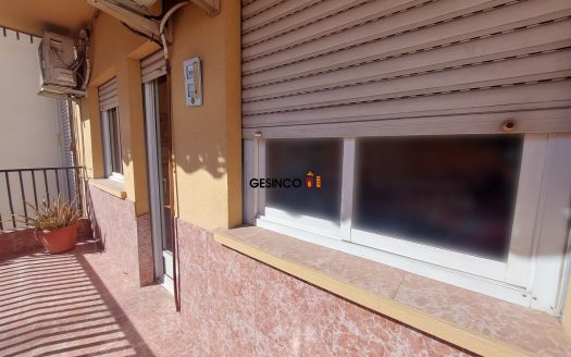 VIVIENDA SEGUNDA PLANTA CON ASCENSOR PARA REFORMAR