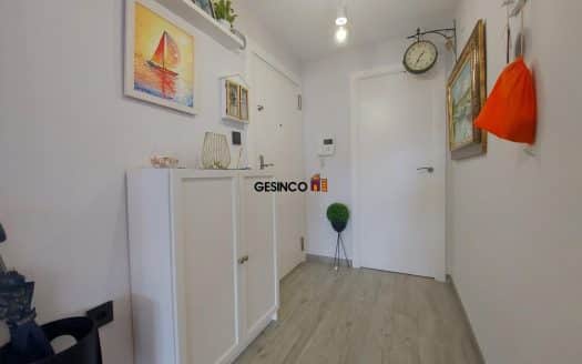 PISO REFORMADO CON BALCÓN Y MUY BIEN SITUADO