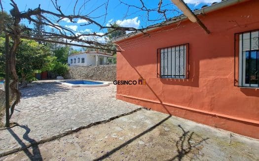 CHALET SOBRE PARCELA URBANA CON VISTAS PANORÁMICAS