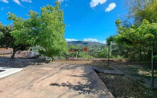 CHALET SOBRE PARCELA URBANA CON VISTAS PANORÁMICAS